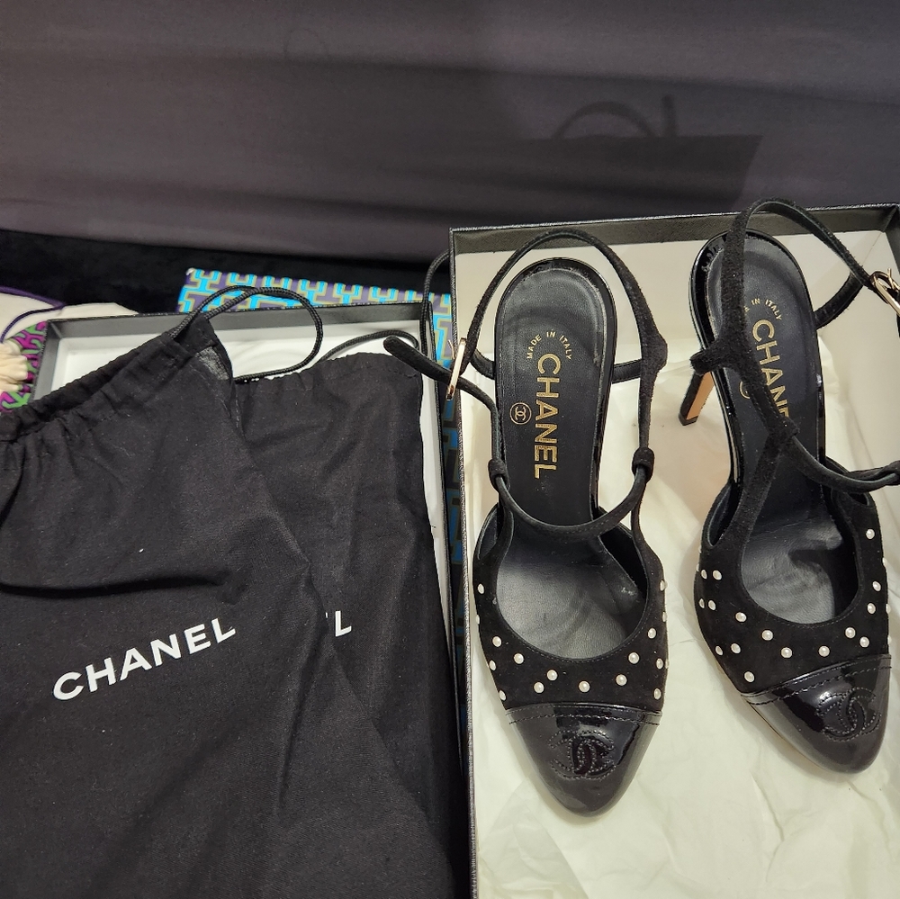 CHANEL PUMPS